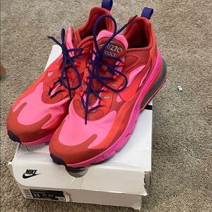 Women’s Nike Air Max 270 React Sz 11